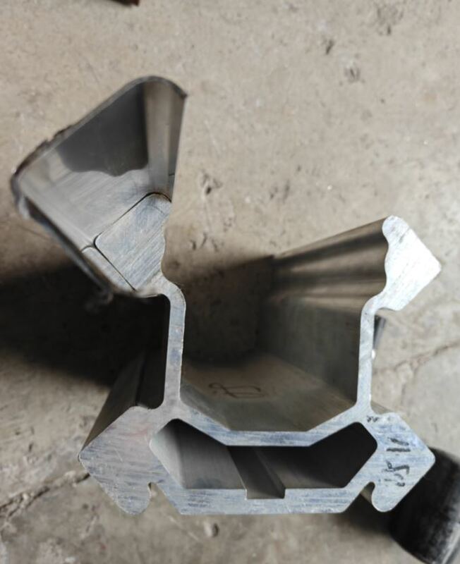 Aleación de aluminio 7005, perfil extruido de aluminio de 4800 mm de longitud para viga de alimentación de equipo de perforación de roca hidráulica